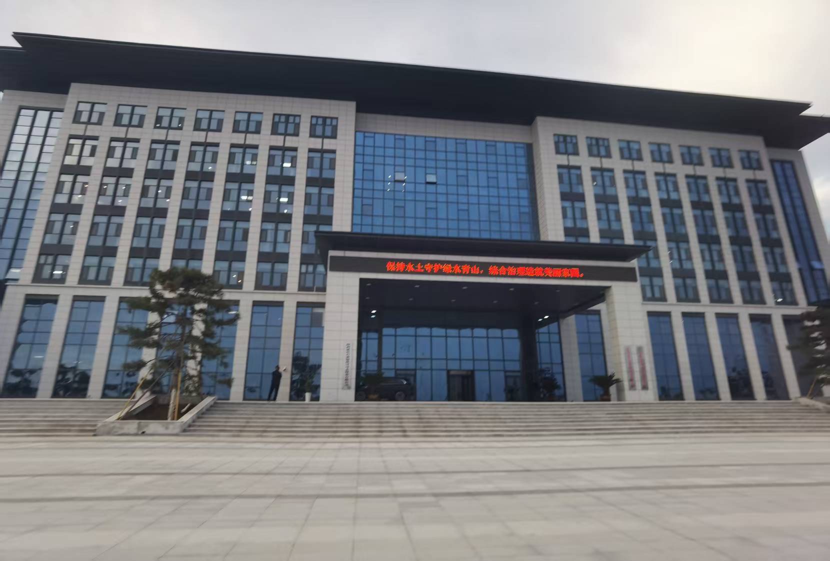 可可盖行政楼.jpg 可可盖行政楼.jpg